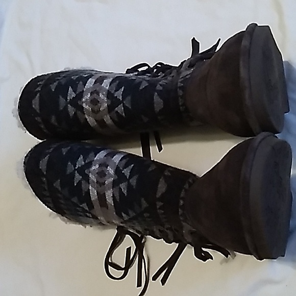 Womens Bearpaw suede leather brown and tan moccasin look boot size 6 - Picture 5 of 8